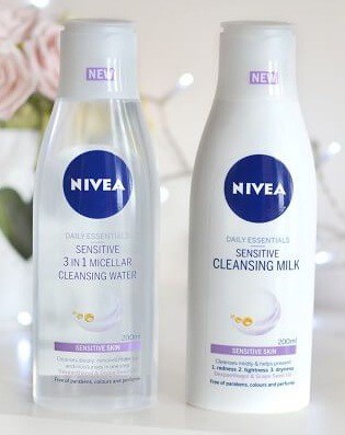 Bị mụn có nên bôi nước hoa hồng của nivea